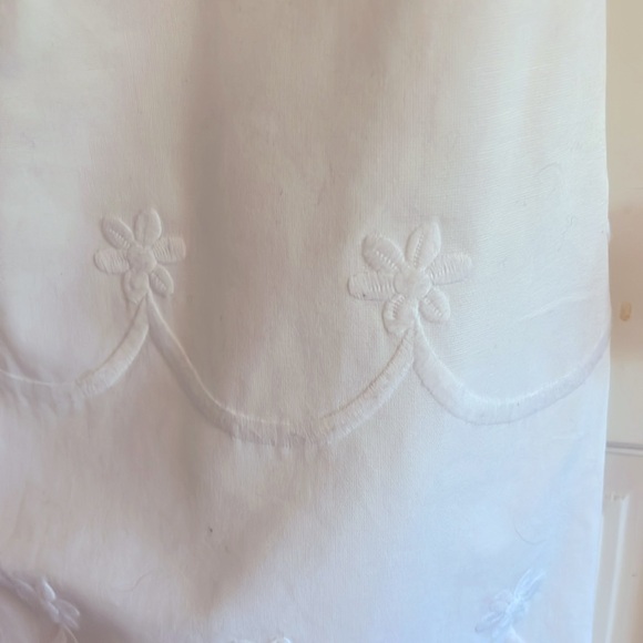 Lily Pulitzer Cotton Dress Embroidery and Subtle Beading. - Picture 5 of 7